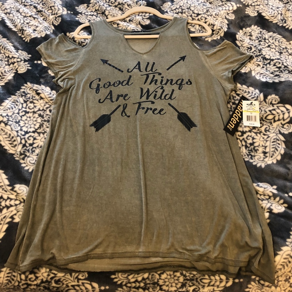 Cold shoulder T shirt